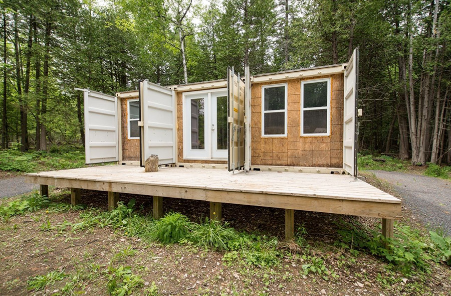 домик из контейнеров в Канаде