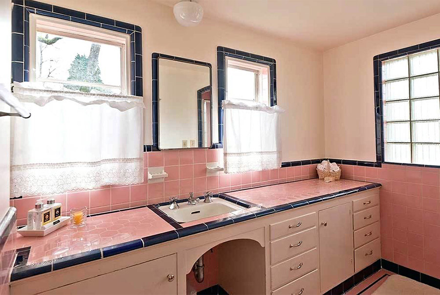 розовая плитка в ванную очень востребована